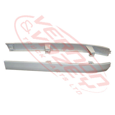 3787094-93 - HEADLAMP - MOULDING - L/H - LOWER - MITSUBISHI FM615/FK516 2000-